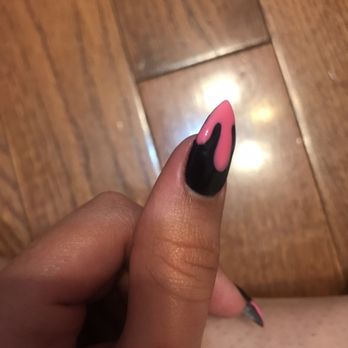 Boston's Nails & Spa - My finger is still in pain - Waxing Near Me - Boston, Massachusetts