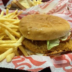 Freddy's Frozen Custard & Steakburgers - Spicy Chicken Sandwich