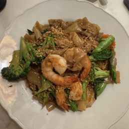This is the shrimp pad see ew This is the shrimp pad see ew