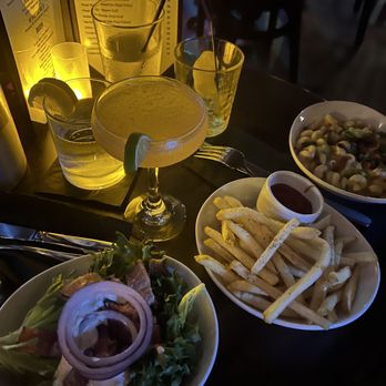 JazzTastings - Blue cheese salad, side of French fries, side of traditional macaroni and cheese - Jazz & Blues Near Me - Maitland, Florida JazzTastings - Blue cheese salad, side of French fries, side of traditional macaroni and cheese - Jazz & Blues Near Me - Maitland, Florida