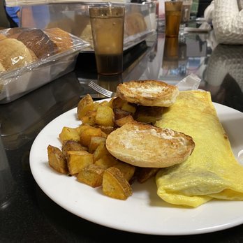 Theo's Cozy Corner - Hash Omelete - Breakfast & Brunch Near Me - Boston, Massachusetts