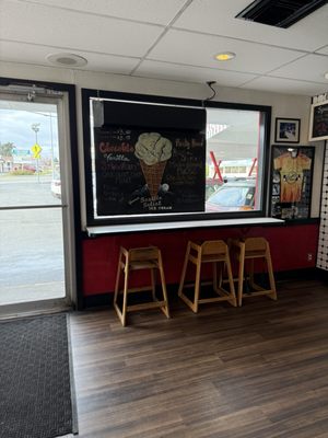 Boomer's Drive-In by null