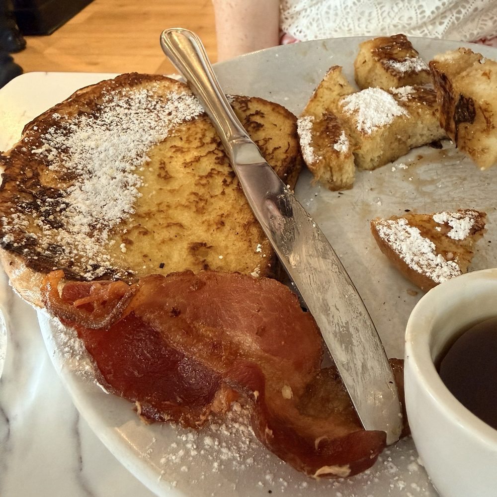 Fredericksburg Brunch - French Toast - Breakfast & Brunch Near Me - Fredericksburg, Texas