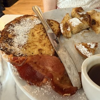 Fredericksburg Brunch - French Toast - Breakfast & Brunch Near Me - Fredericksburg, Texas