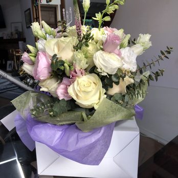 Sweet Blooms Atelier - Hobnail Collection Flowers - Florists Near Me - Hermosa Beach, California