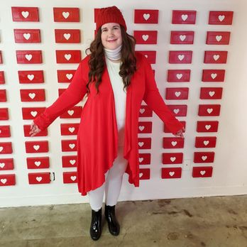 Original Selfie Museum - Happy Valentine's Day, Everyone! Even though I went to the Original Selfie Museum last April, though! April 2023. - Art Museums Near Me - Seattle, Washington
