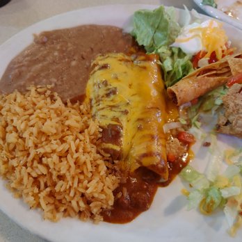 Dos Molina's Mexican - Dry flauta and canned tamale - Mexican Near Me - Fort Worth, Texas