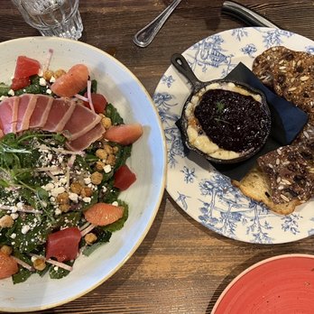 Park Distillery - Tataki salad & smoked Brie - Canadian (New) Near Me - Banff, Alberta Park Distillery - Tataki salad & smoked Brie - Canadian (New) Near Me - Banff, Alberta