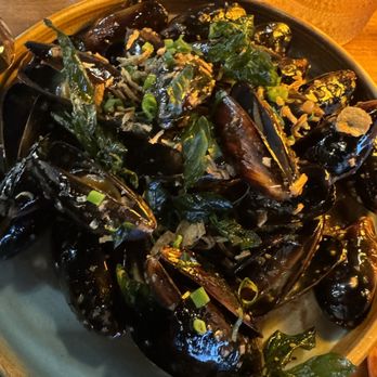 Straits - Honolulu - Mussels - Asian Fusion Near Me - Honolulu, Hawaii Straits - Honolulu - Mussels - Asian Fusion Near Me - Honolulu, Hawaii