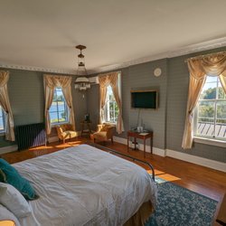 White House Hotel