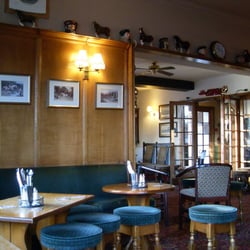 Wynnstay Arms Hotel