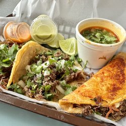 Las Catrinas De Rosy - Quesabirria tacos
