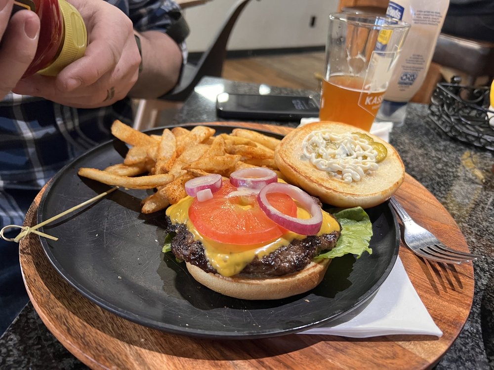 Alaskan Burger & Brew