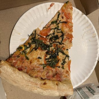 Roppolo's Pizzeria - Margherita slice - Pizza Near Me - Austin, Texas