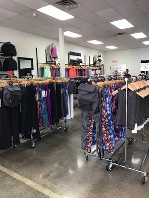 lululemon by null