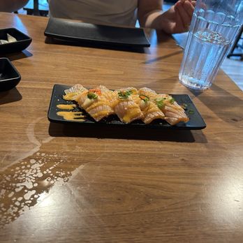 Kan Sushi - Snowflake Salmon - Sushi Bars Near Me - Honolulu, Hawaii Kan Sushi - Snowflake Salmon - Sushi Bars Near Me - Honolulu, Hawaii