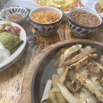 Cantina del Rio - Chicken fajitas - Tex-Mex Near Me - New Braunfels, Texas Cantina del Rio - Chicken fajitas - Tex-Mex Near Me - New Braunfels, Texas