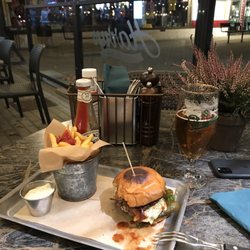 Harrys - Hamburg mit Pommes