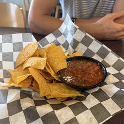 Pequeno Cantina - Chips and salsa