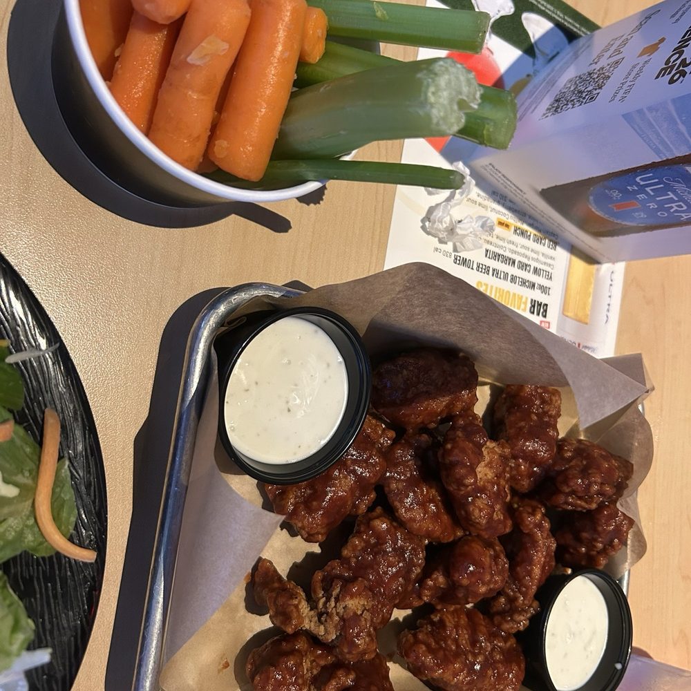 Buffalo Wild Wings - Boneless Wings - Chicken Wings Near Me - Lancaster, Ohio
