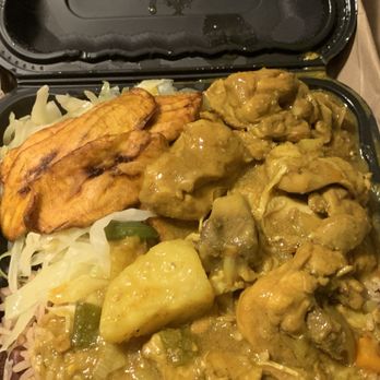 Golden Krust Caribbean Restaurant - Large Curried Chicken - Caribbean Near Me - Plainfield, New Jersey