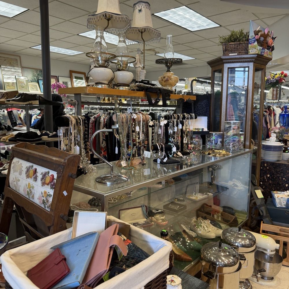 Treasure Paws - Inside - Thrift Stores Near Me - Burlingame, California Treasure Paws - Inside - Thrift Stores Near Me - Burlingame, California