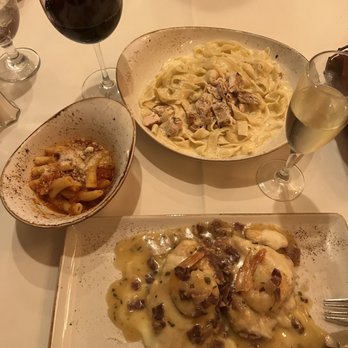 La Scala - Fettuccine Alfredo with Chicken, Nightly Special - Italian Near Me - Baltimore, Maryland La Scala - Fettuccine Alfredo with Chicken, Nightly Special - Italian Near Me - Baltimore, Maryland