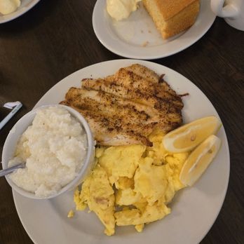 Cajun Kitchen Cafe - Blackened catfish with fish and corn bread - Cajun/Creole Near Me - Ventura, California