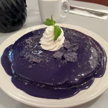 M.A.C. 24/7 - Ube Pancakes (V) - American Near Me - Honolulu, Hawaii