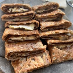 Breizh Café Lyon - Fig jam, walnuts and cheese amuse crepe