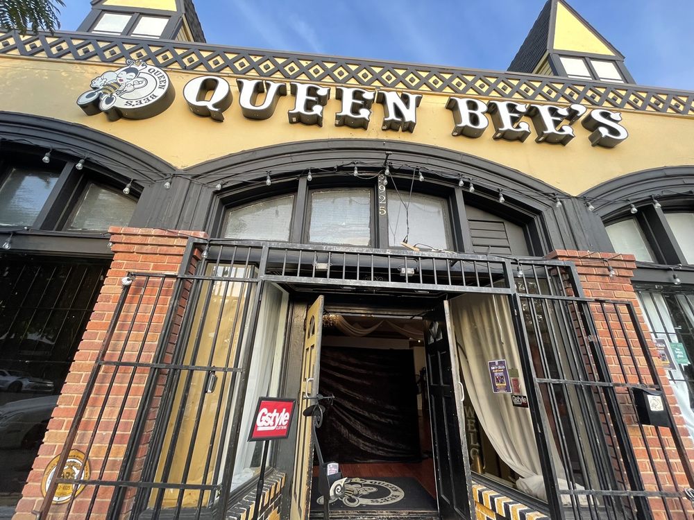 Pole Buzz @ Queen Bee's