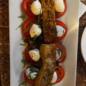 Divina Cucina - Mozzarella salad special - Italian Near Me - Montrose, California Divina Cucina - Mozzarella salad special - Italian Near Me - Montrose, California