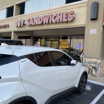 Duy's Vegetarian Cafe - Exterior - Sandwiches Near Me - Houston, Texas