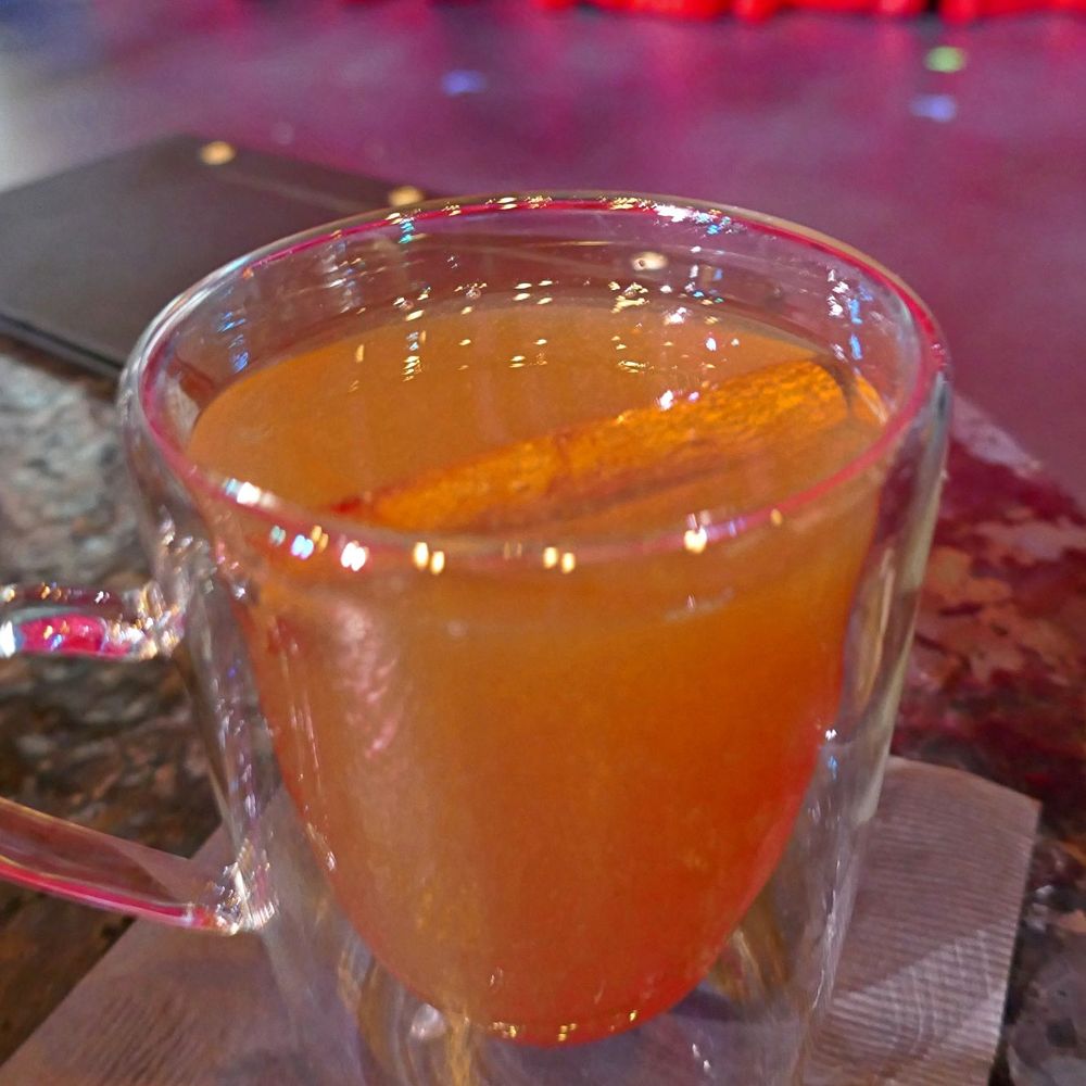 Chicago Magic Lounge - Cursed Apple - Magicians Near Me - Chicago, Illinois Chicago Magic Lounge - Cursed Apple - Magicians Near Me - Chicago, Illinois