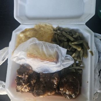Hunter & Wayne Liquor Store - Oxtail dinner with cheese potatoes and green beans - Beer, Wine & Spirits Near Me - Westland, Michigan
