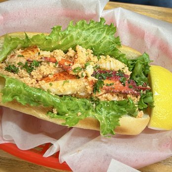 International Lobster Rolls - lobster roll garlic parmesan - Seafood Near Me - Seattle, Washington International Lobster Rolls - lobster roll garlic parmesan - Seafood Near Me - Seattle, Washington