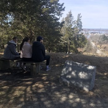 Fort Barton - Hiking Near Me - Tiverton, Rhode Island