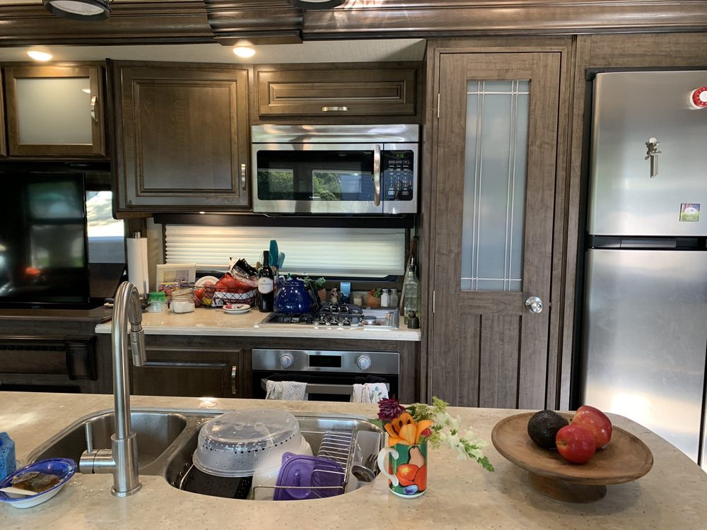 HOLLAND RV CENTERS 17 Photos & 40 Reviews 11510 Woodside Ave