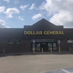Dollar General - Front entrance