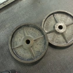 Wright's Gym - 100 lb plates for deadlifting. Yeah!