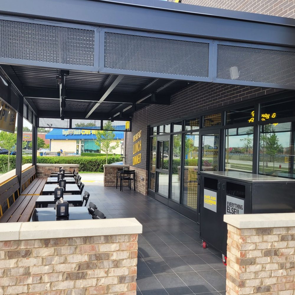 Guzman y Gomez - Outdoor seating - Mexican Near Me - Des Plaines, Illinois Guzman y Gomez - Outdoor seating - Mexican Near Me - Des Plaines, Illinois
