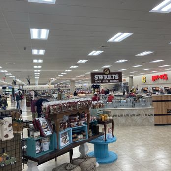 Buc-ee’s - Interior - Gas Stations Near Me - Mount Crawford, Virginia