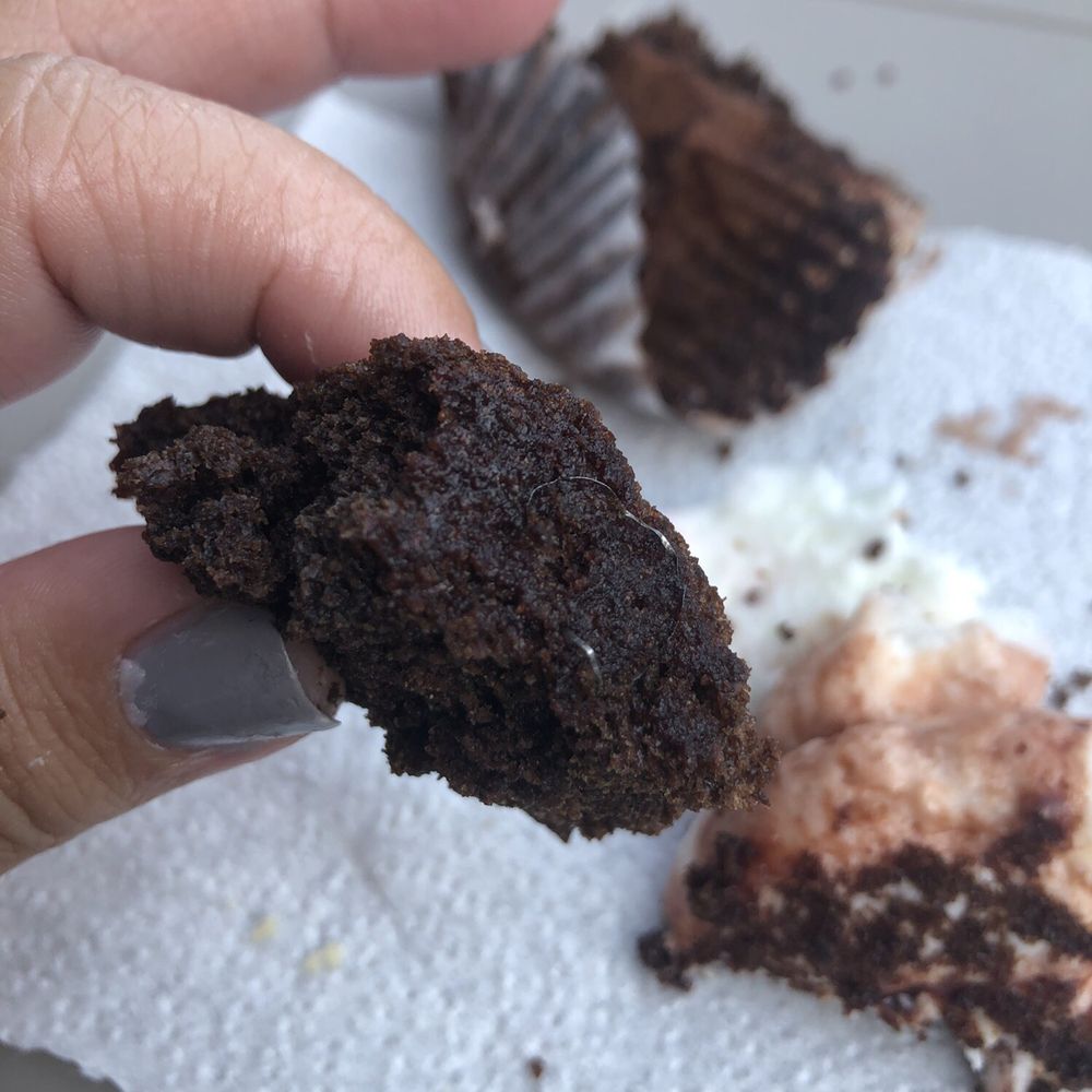 Mo'Pweeze Bakery - There was a wire in my cupcake - Cupcakes Near Me - Rockaway , New Jersey