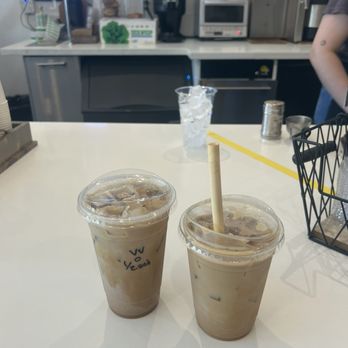 Kafn Coffee Bar - Vintage Vanilla Latte - Coffee & Tea Near Me - Glendale, California