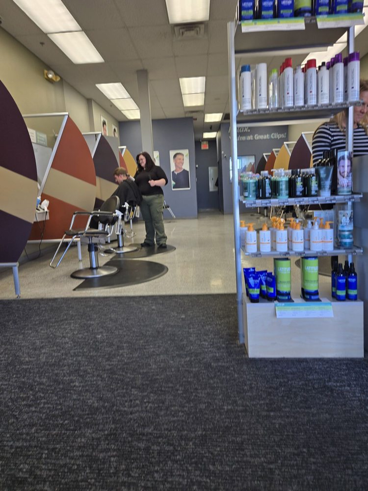 Great Clips Logo