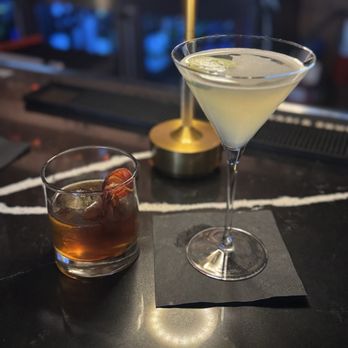 Bourbon N' Bubbles - Old Fashioned & cucumber martini - Bars Near Me - Charleston, South Carolina Bourbon N' Bubbles - Old Fashioned & cucumber martini - Bars Near Me - Charleston, South Carolina