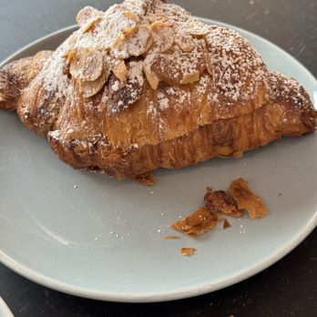 Pavé Break - Marzipan and berry croissant - 3.70 € - Desserts Near Me - Milan, Michigan