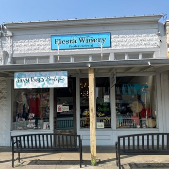 Savy Ray's Boutique - Women's Clothing Near Me - Fredericksburg, Texas Savy Ray's Boutique - Women's Clothing Near Me - Fredericksburg, Texas