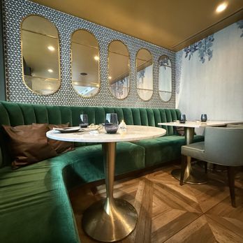 Podmore - Cocktail Bars Near Me - Honolulu, Hawaii