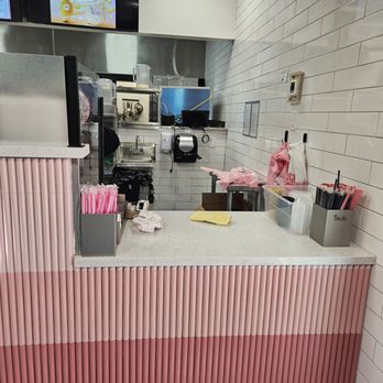 Ume Tea - Pickup area - Bubble Tea Near Me - North Hollywood, California Ume Tea - Pickup area - Bubble Tea Near Me - North Hollywood, California